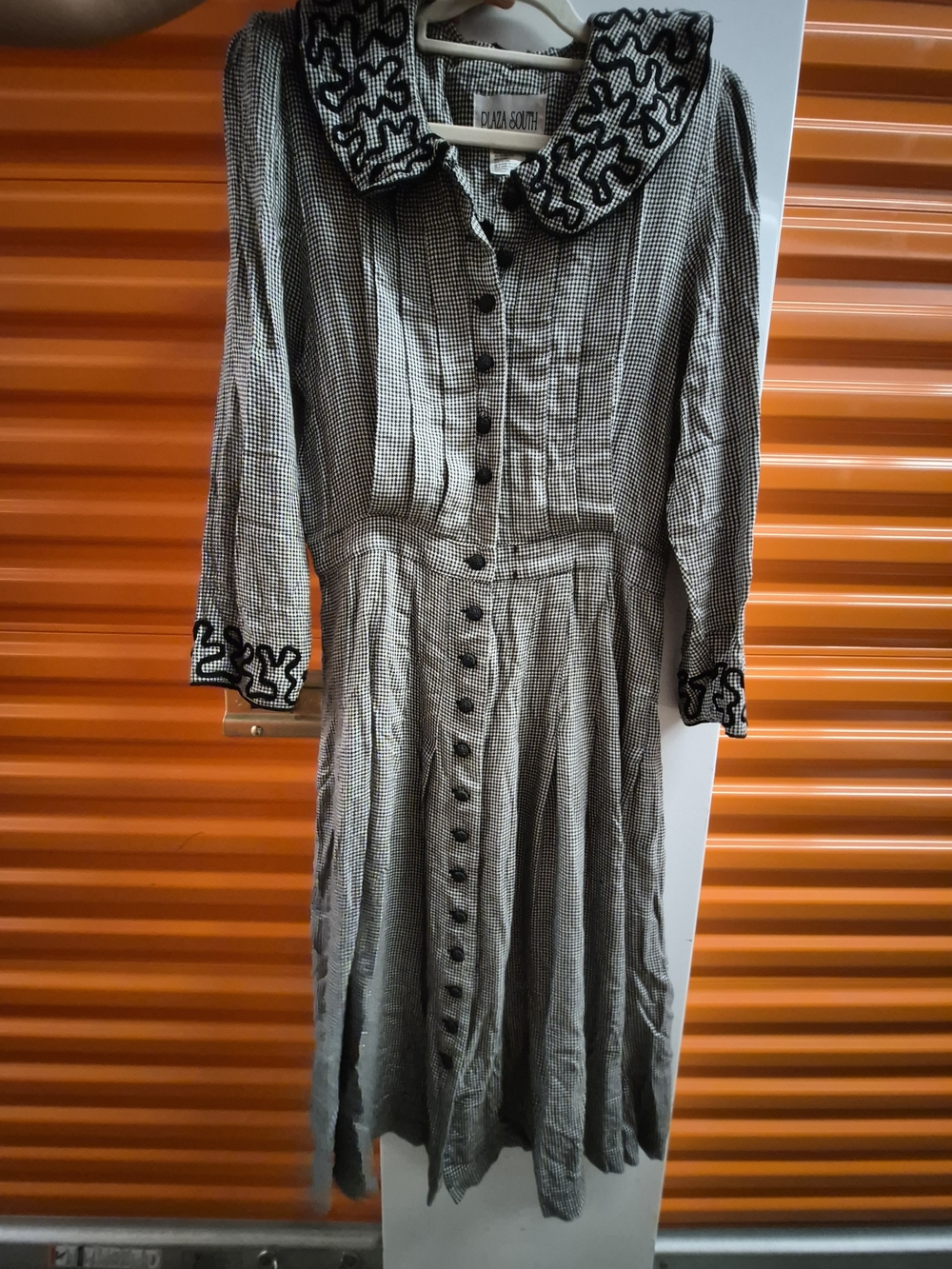 Vintage Black and White Long Sleeve Dress with Decorative Collar
